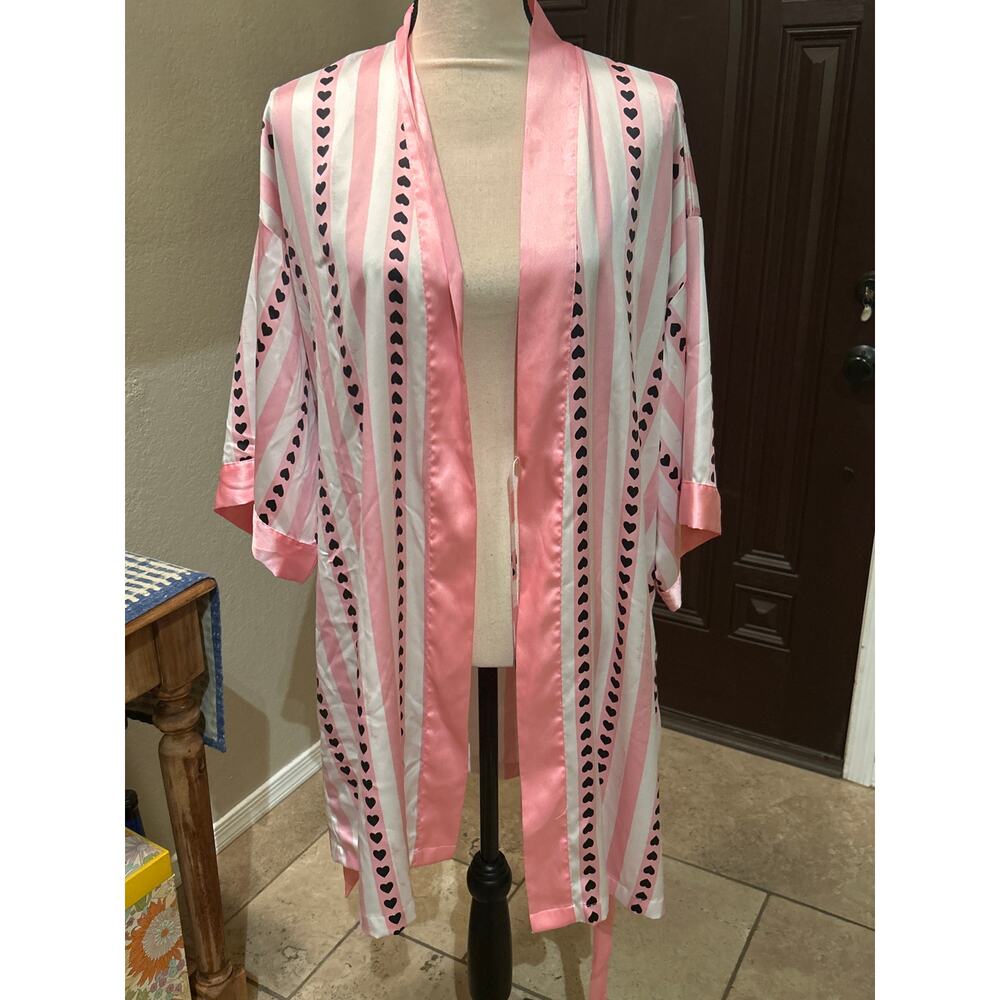 Victoria's Secret Pink and White Black Hearts Robe - Picture 5 of 9